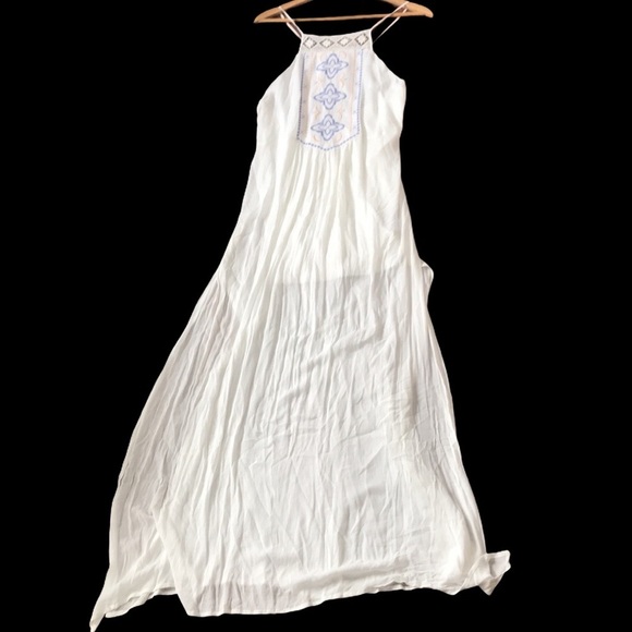 Tobi Dresses & Skirts - NWT Tobi embroidered white maxi summer dress S